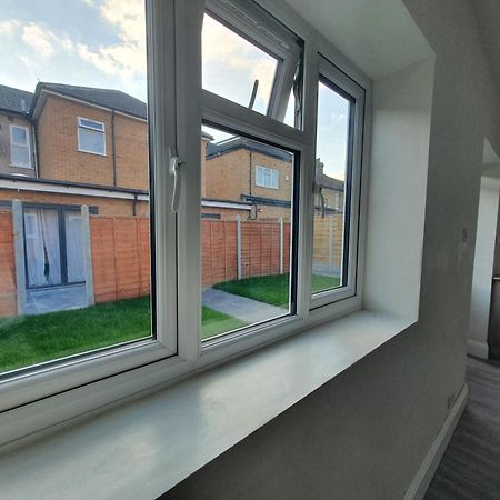 Ilford Towncentre Large Studio מראה חיצוני תמונה